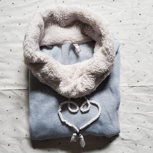 Ultra Soft Blue Sweatshirt with Fluffy Collar